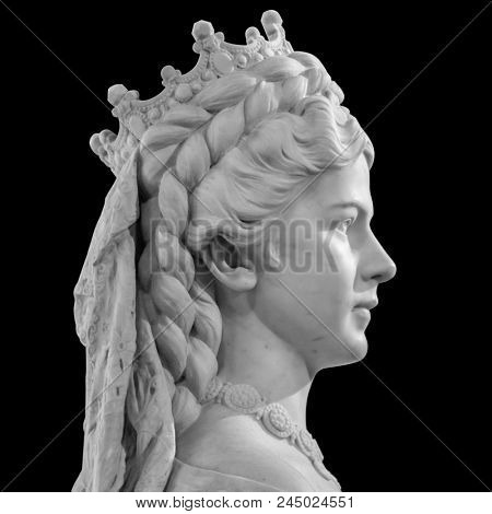Sculpture of Empress Elisabeth of Austria and Queen of Hungary