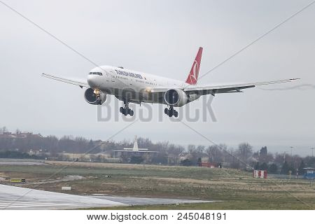 Airplane Landing To Airport