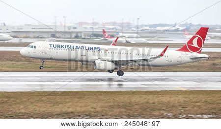 Airplane Landing To Airport