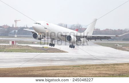 Airplane Landing To Airport