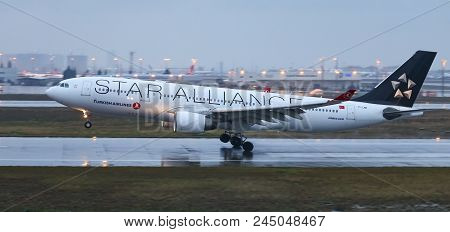 Airplane Landing To Airport