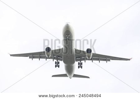 Airplane Approach To Landing