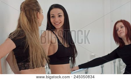 Young Sporty Women Talking At Training. Close Up. Professional Shot