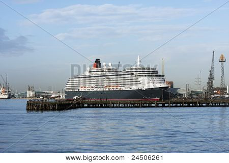 SOUTHAMPTON, UK - 6 gennaio: Fodera Cunard Queen Victoria su 6 gennaio 2008, Southampton, UK. In ottobre 2011 Cuna