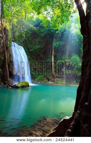Erawan cascata, Kanchanaburi, Thailandia