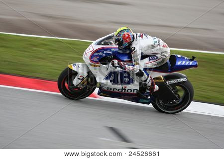 SEPANG, MALAYSIA - 21. oktober: MotoGP rytter Karel Abraham tester sin cykel under den frie træning se