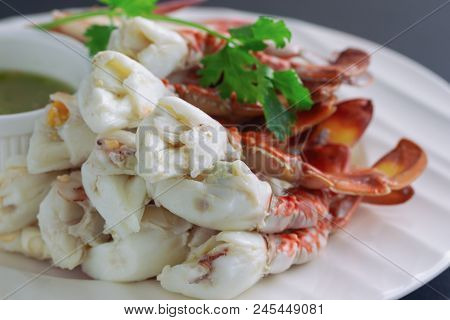 Steamed Crab Meat Prepared For Ready To Eat. Fresh Crab Meat Served With Thai Style Hot And Spicy Di