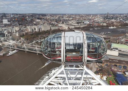 London, Uk - April 2018: The Ovoidal Passenger Capsule Of The London Eye, A Popular Giant Ferris Whe