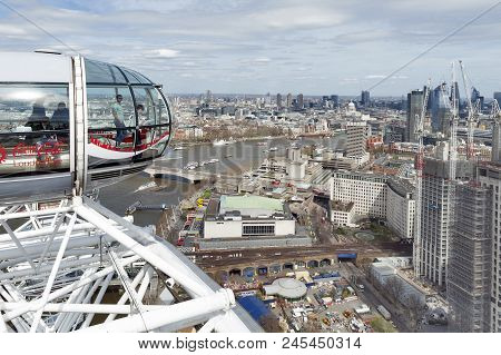 London, Uk - April 2018: The Ovoidal Passenger Capsule Of The London Eye, A Popular Giant Ferris Whe