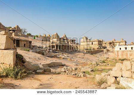 Hemakuta Hill Temples, Hampi, Karnataka, India, Asia