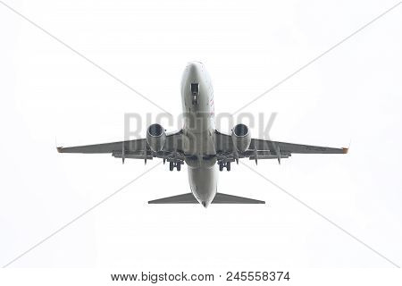 Airplane Approach To Landing