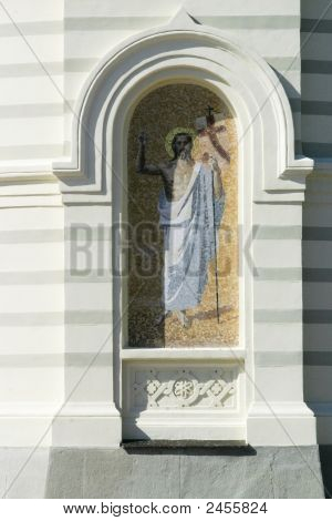 Mosaik mit dem Bild Heiligen an der Wand