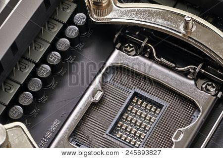 Computer mainboard with empty cpu socket