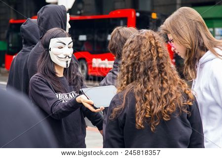 Animal Activist Showing Info And Animal Rights Videos.
