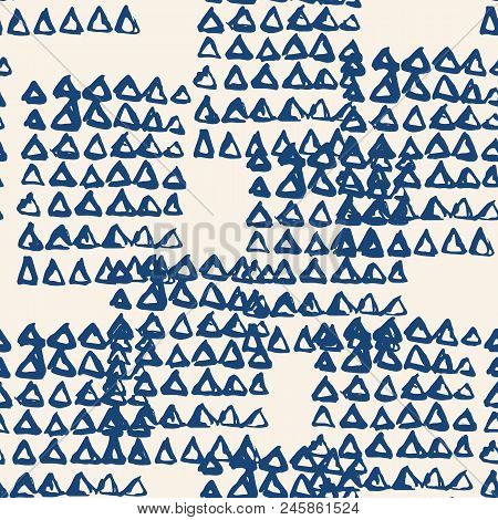 Triangle Tie Dye Pattern. Shibori Seamless Background. Geometric China Ink Natural Print. Organic Ve