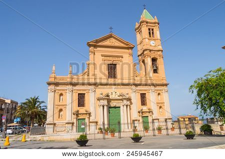 Termini Imerese, Sicily, Europe-08/06 / 2018.view Of The San Nicola Di Bari Cathedral On The Duomo S