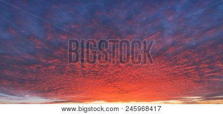 Vivid Twilight Sunset Or Sunrise . Bright Dramatic Sky. Beautiful Sky And Cloud At Sunset Or Sunrise