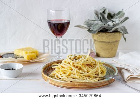 Roman Pasta Spaghetti With Black Pepper And Cheese. Cacio E Pepe. Recipes.