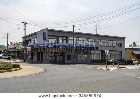 Coonabarabran, Australia - January 7, 2020: Facade Of The Hotel Coonabarabran, Located In The Heart 