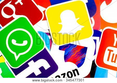 Los Angeles, California, Usa - 17 January 2020: Phone Apps Icons And Logo Background, Illustrative E