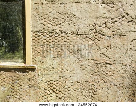 Surface extérieure du mur plâtré avec fil mesh
