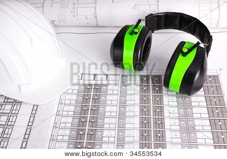 Bílá přilba a Chrániče uší Blueprint