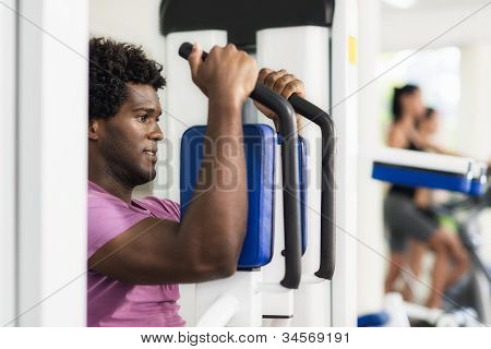 Afrika kökenli Amerikalı gencin eğitim Fitness Spor Salonu