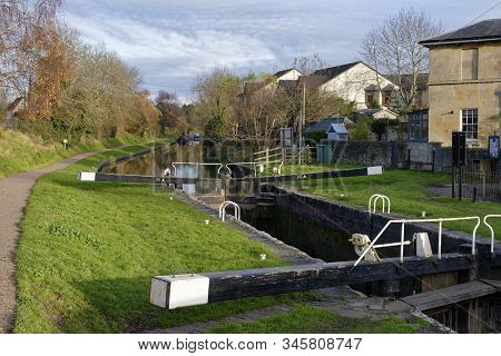Top Lock Of Caen Hill Locks On The Kennet & Avon Canal, Devizes, Wiltshire 
Viewed From Devizes Town