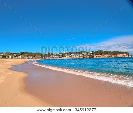 Fully Equipped Modern Spanish City Beach Sagaro , Girona, Spain