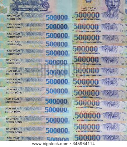 Vietnamese Paper Money 500,000 Vnd
