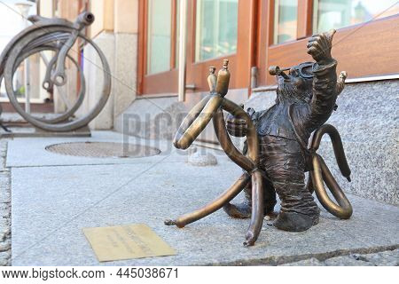Wroclaw, Poland - September 2, 2018: Gnome Or Dwarf Small Bronze Statue In Wroclaw, Poland. Wroclaw 