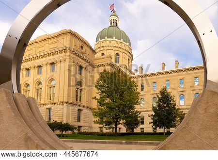 Indianapolis, Indiana, Usa - October 19, 2021: The Indiana State Capitol Seen Across The Sculpture B