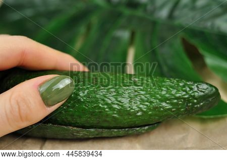 Green Natural Color Of Gel Polish For Manicure