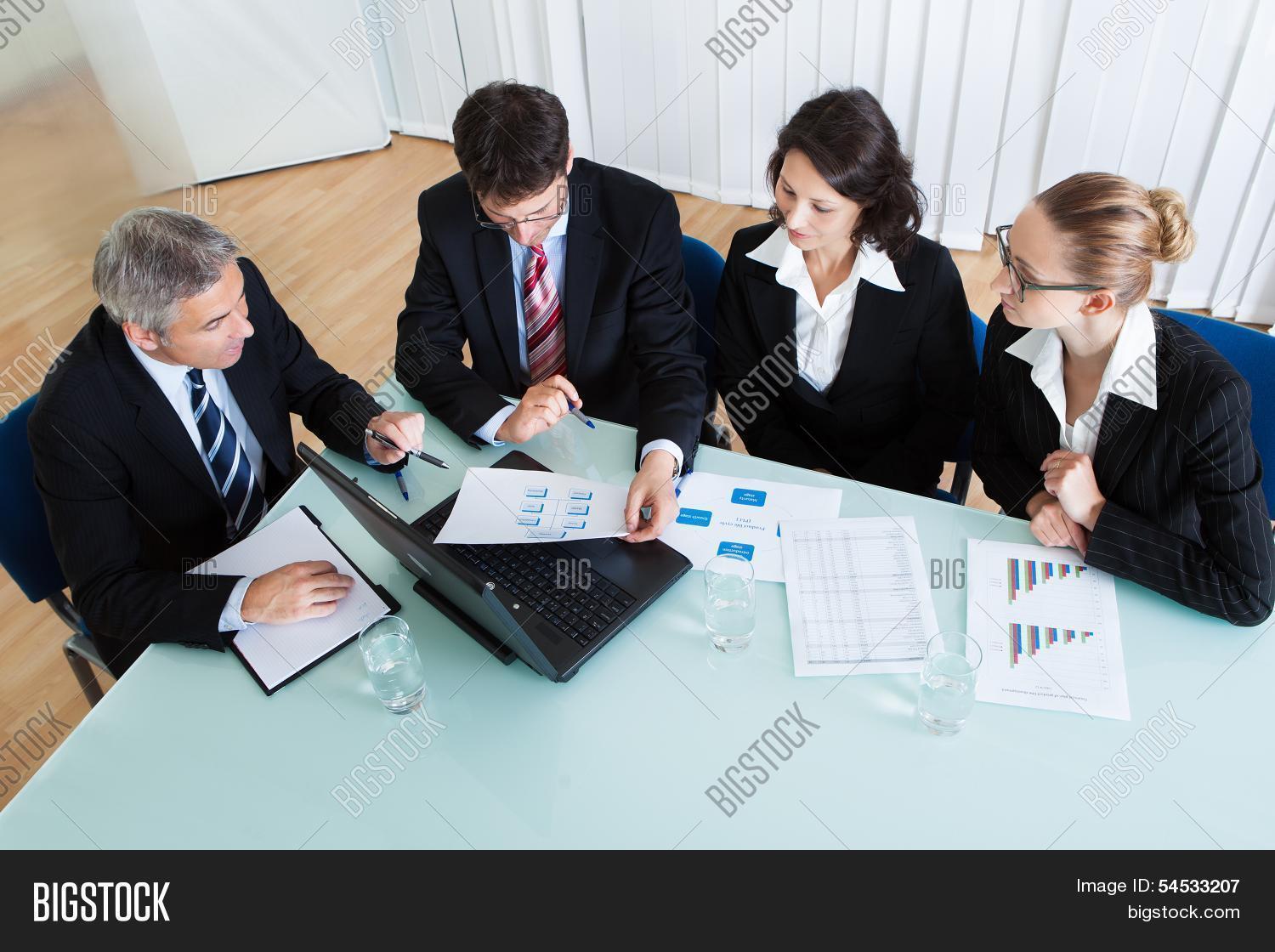 анализ итогов совещания. рабочий процесс переводчиков. совещание. анализ совещания. порядок проведения совещания.