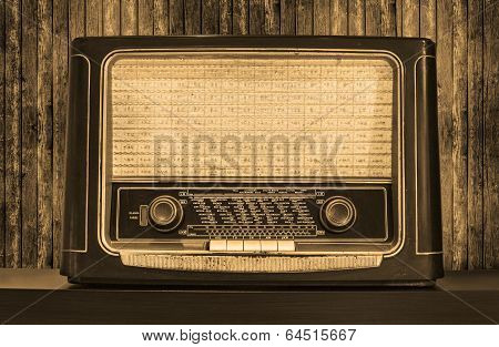 Old Radio. Front View
