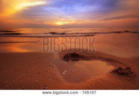 Закат на пляже