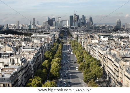 巴黎。对商务中心做的街