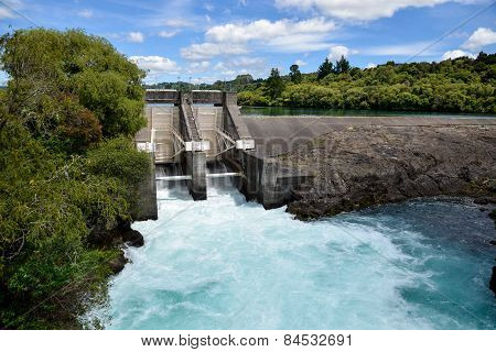 Aratiatia Rapids dam on Waikato river opened with water breaking thru