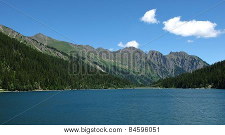 Lake Arnensee And Mountains