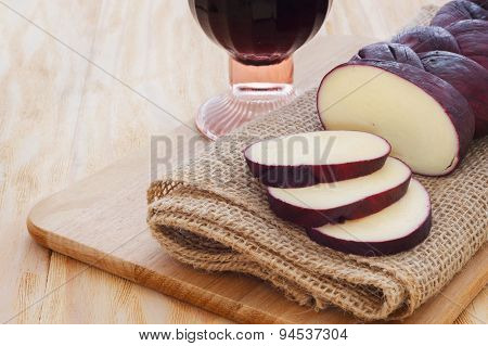 Treccia Braided Mozzarella Cheese Marinated In Red Wine