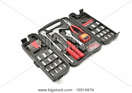 Set utensili isolati su un bianco