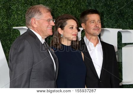 LOS ANGELES - NOV 9:  Robert Zemeckis, Marion Cotillard, Brad Pitt at the 