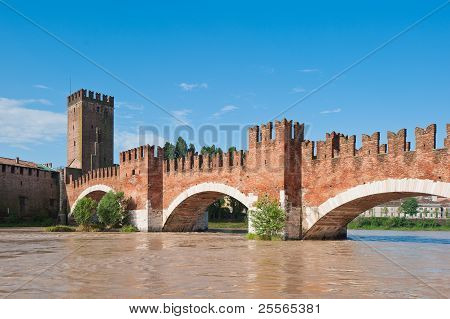 Ponte Pietra bro, Verona, Italien