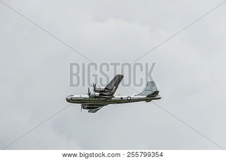 Oshkosh, Wi - 28 July 2018:  A B-29 Superfortress Bomber Flying Around, Demostrating Power From Over