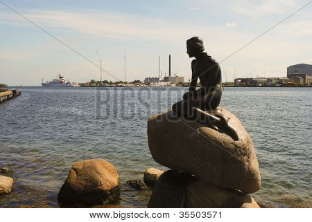 Estatua de la Sirenita