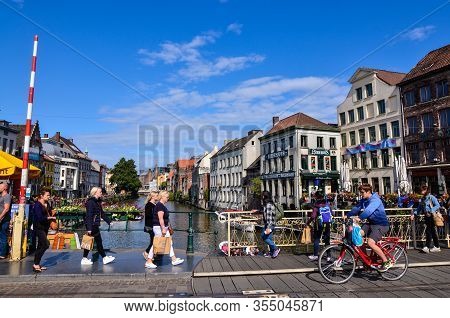 Ghent, Belgium, August 2019. Pleasant View Of One Of The Canals In The Historic Center. The Florista
