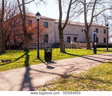 Pittsburgh, Pennsylvania, Usa 3/8/20 The Frick Fine Arts Building On The Campus Of The University Of