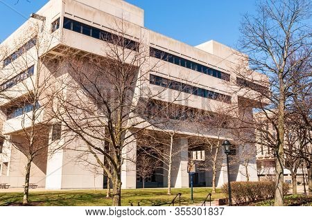 Pittsburgh, Pennsylvania, Usa 3/8/20 Wesley W. Posvar Hall On The Campus Of The University Of Pittsb
