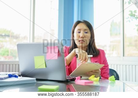 Company Employees Work Hard For The Organization By Using Their High Knowledge And Skills To Analyze