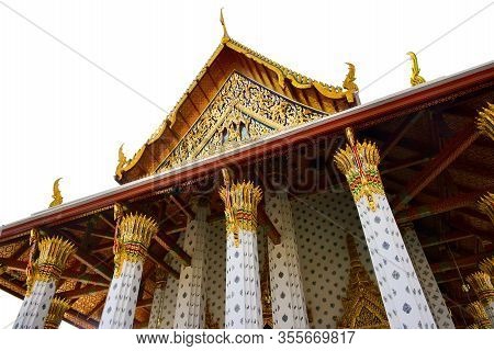 Bangkok, Th - Dec. 12: Wat Arun Temple Facade On December 12, 2016 In Bangkok, Thailand. Wat Arun Or